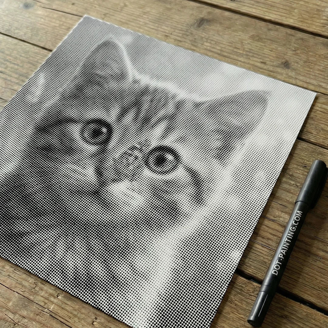 Katt med målning för fjärilsprickar