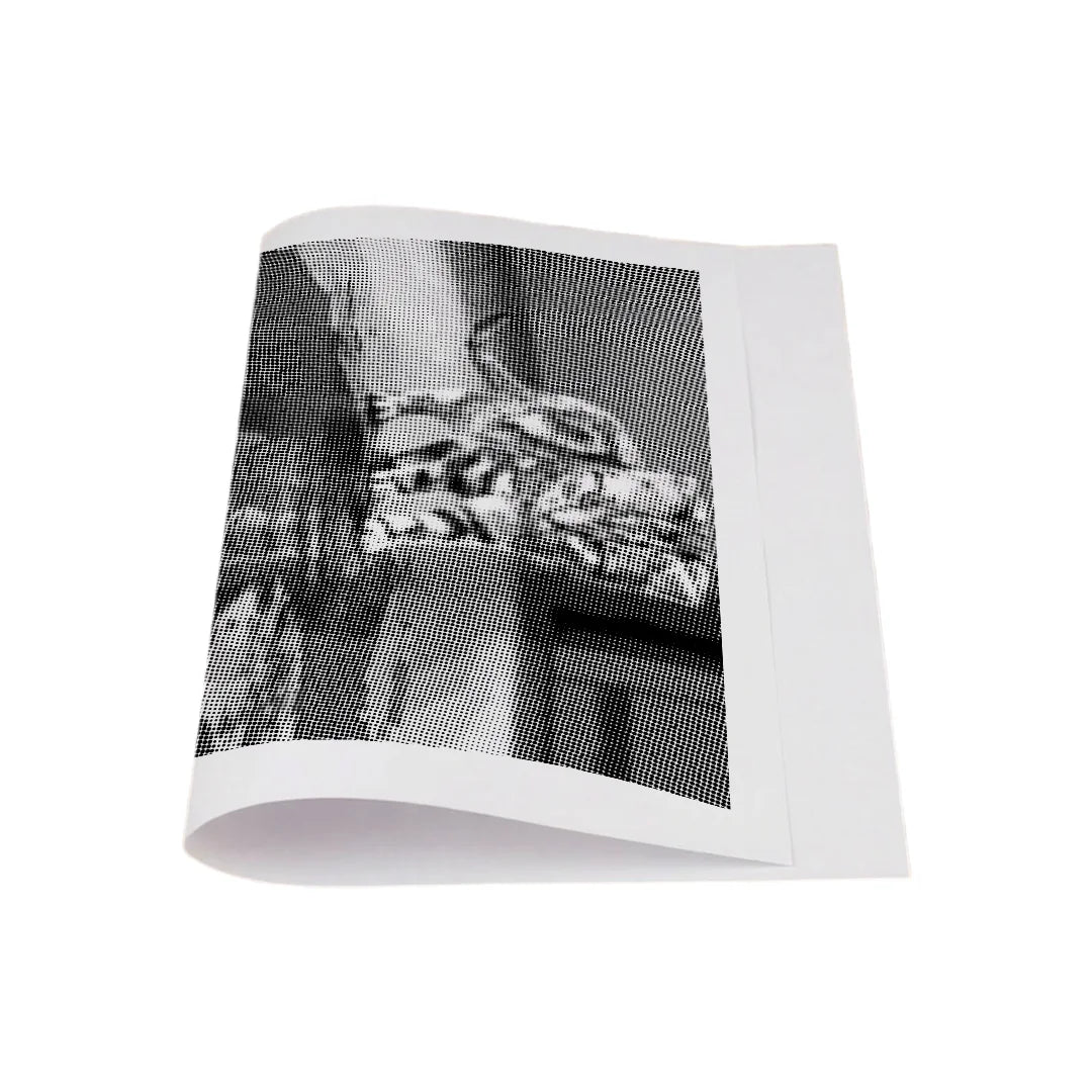 Katt med tigerreflektion prickmålning