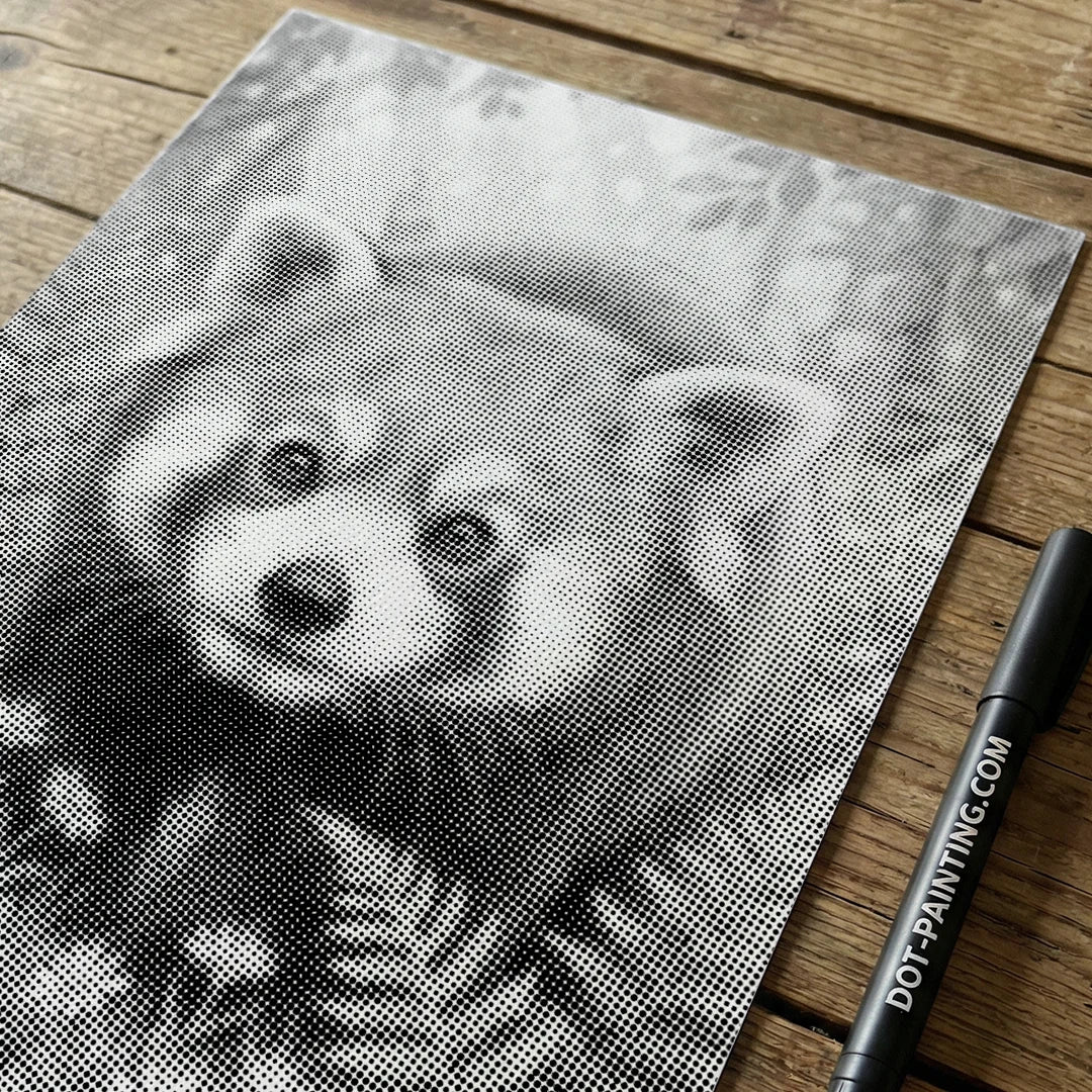 Röd panda med blommor prickmålning