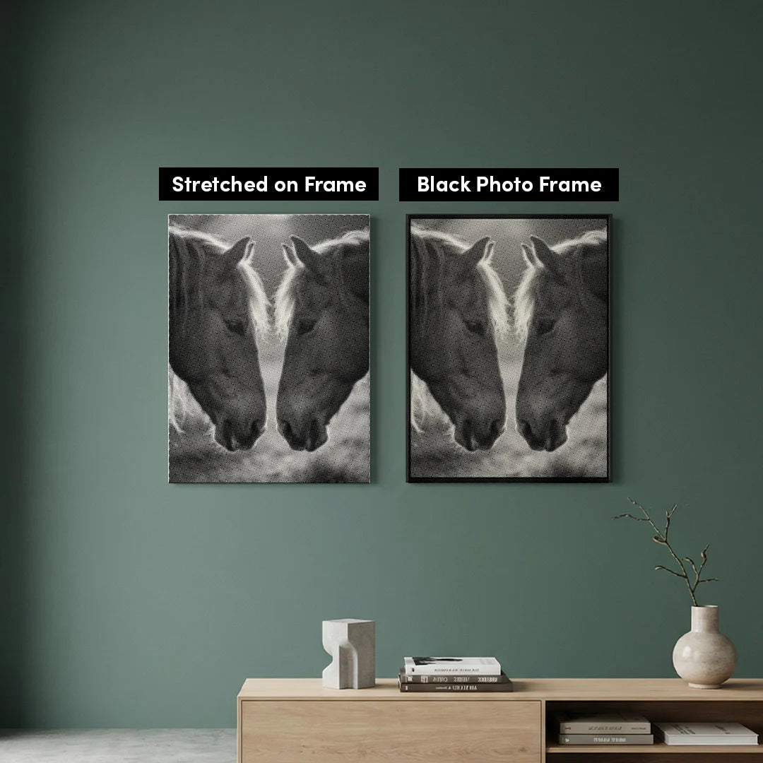 Två hästar prickmålning